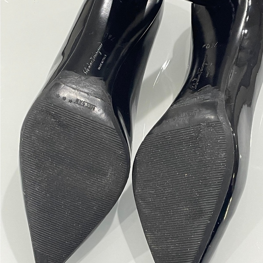 Salvatore Ferragamo Black Patent Pumps Heels Size 37.5 - Picture 7 of 12